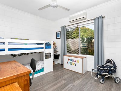 6 / 10 Ireland Crescent, Whitfield