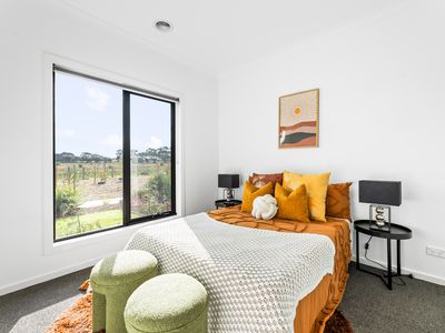 9 Papaya Walk, Manor Lakes