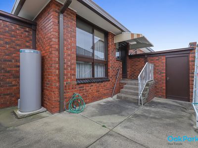 1 / 13 Ballater Street, Essendon