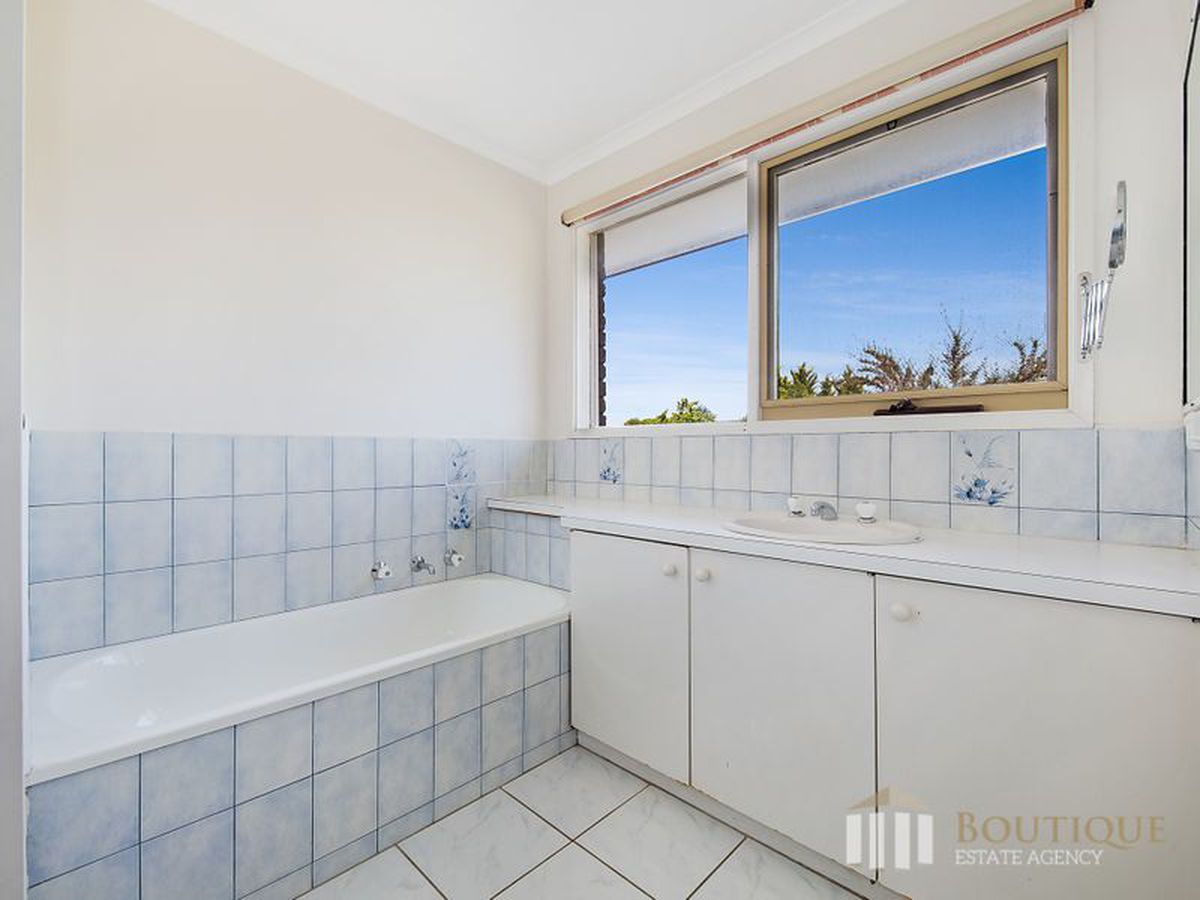 18 Kinkead Crescent, Endeavour Hills
