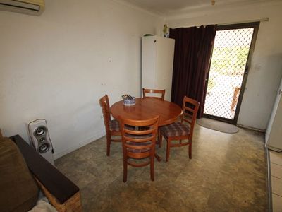 5 BROKER STREET, Grand Secret