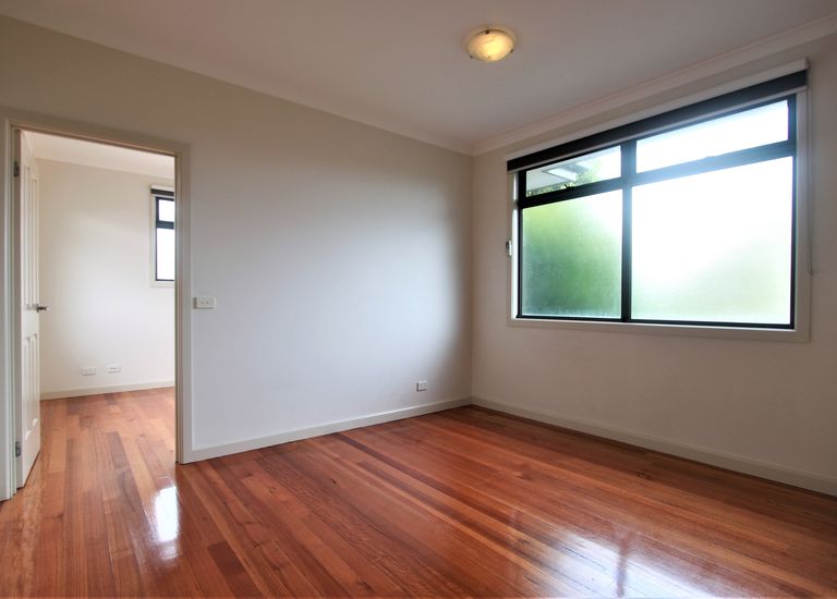 1 / 52 Mount Street, Glen Waverley