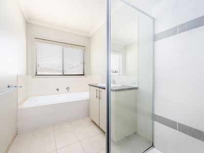 9 Settlers Drive, Kialla