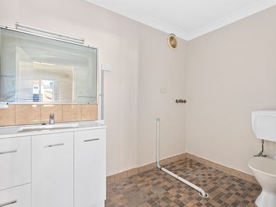 2 / 3 Gordon Crescent, Lake Heights