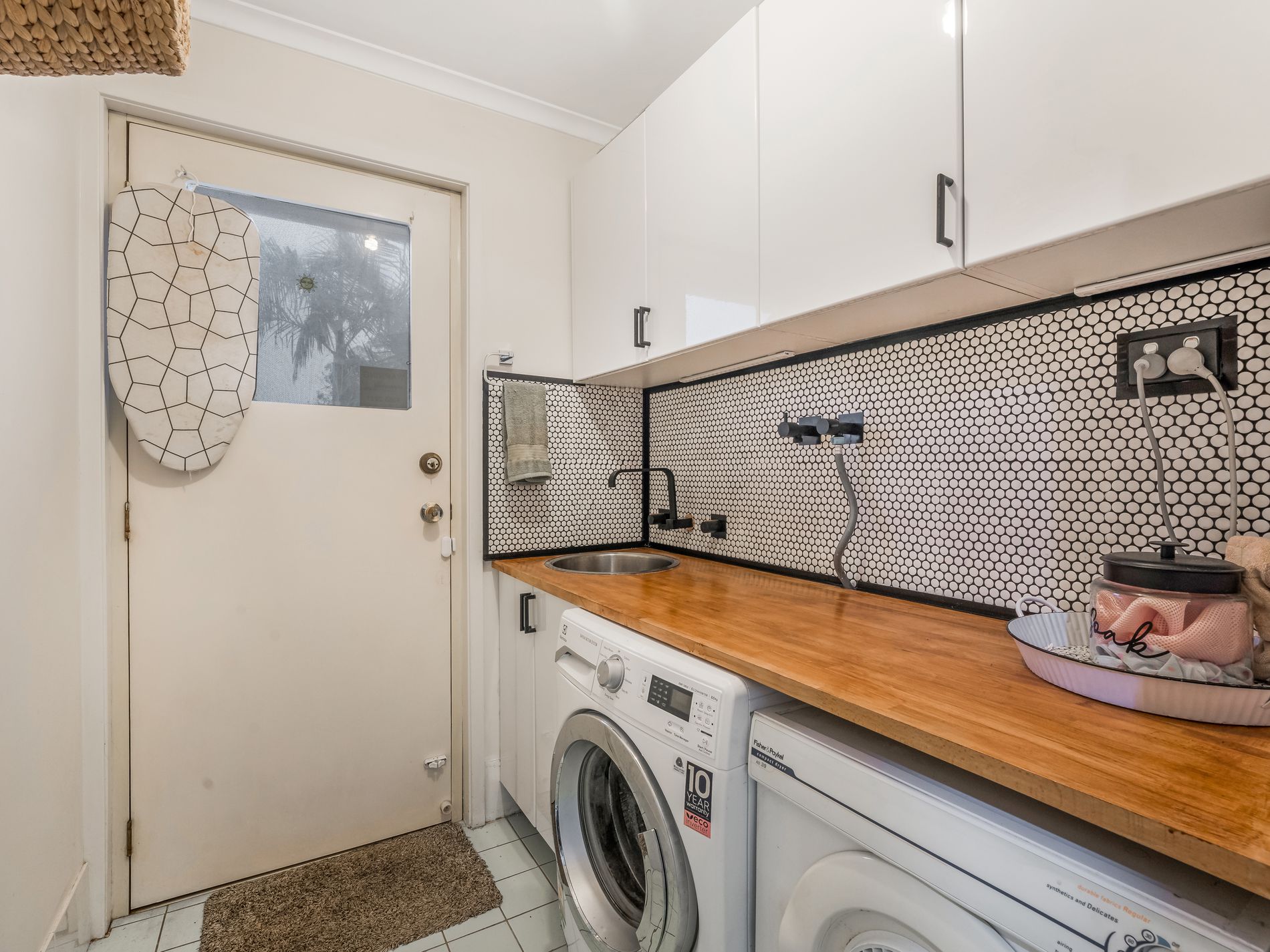 6 Moore Place, Currans Hill