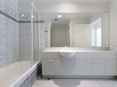 1209 / 83 Queens Bridge, Southbank