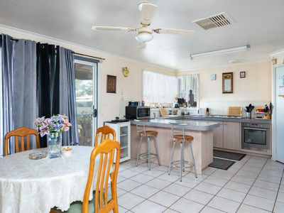 82 Dwyer Street, South Boulder