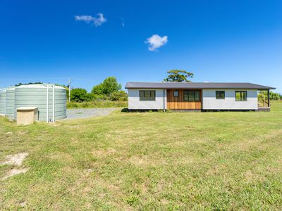 20 Journeys End, Tapora