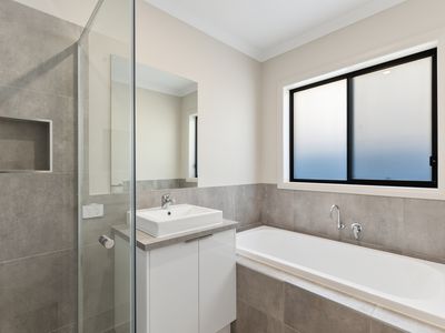 6 Bottle brush Drive, Yarrawonga