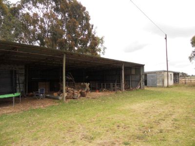 255 Lange Road, Yahl