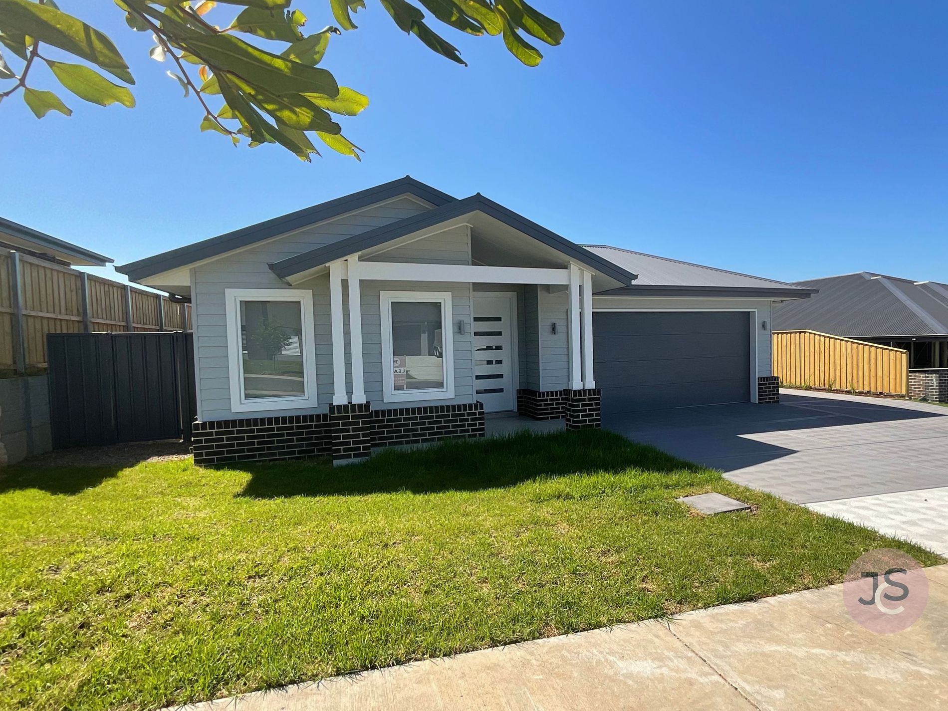 31 Arklow Cresent, Chisholm