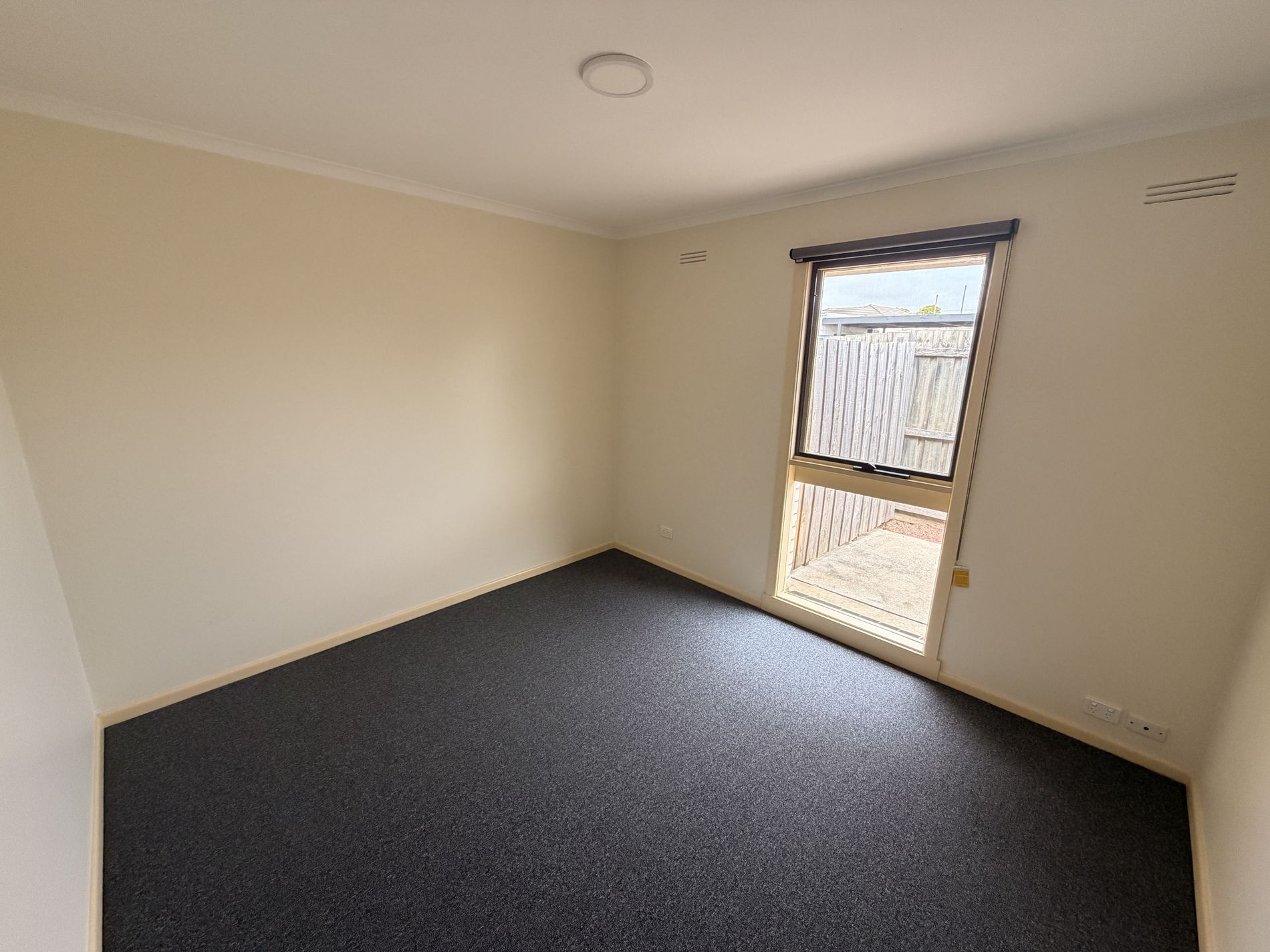 4 / 2 Mimosa Street, Newcomb