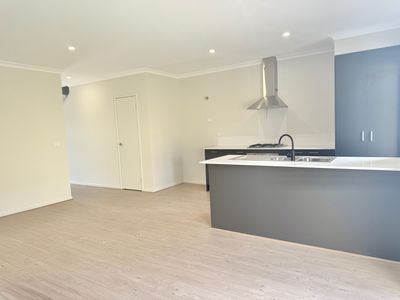 3 Pigment Drive, Mambourin