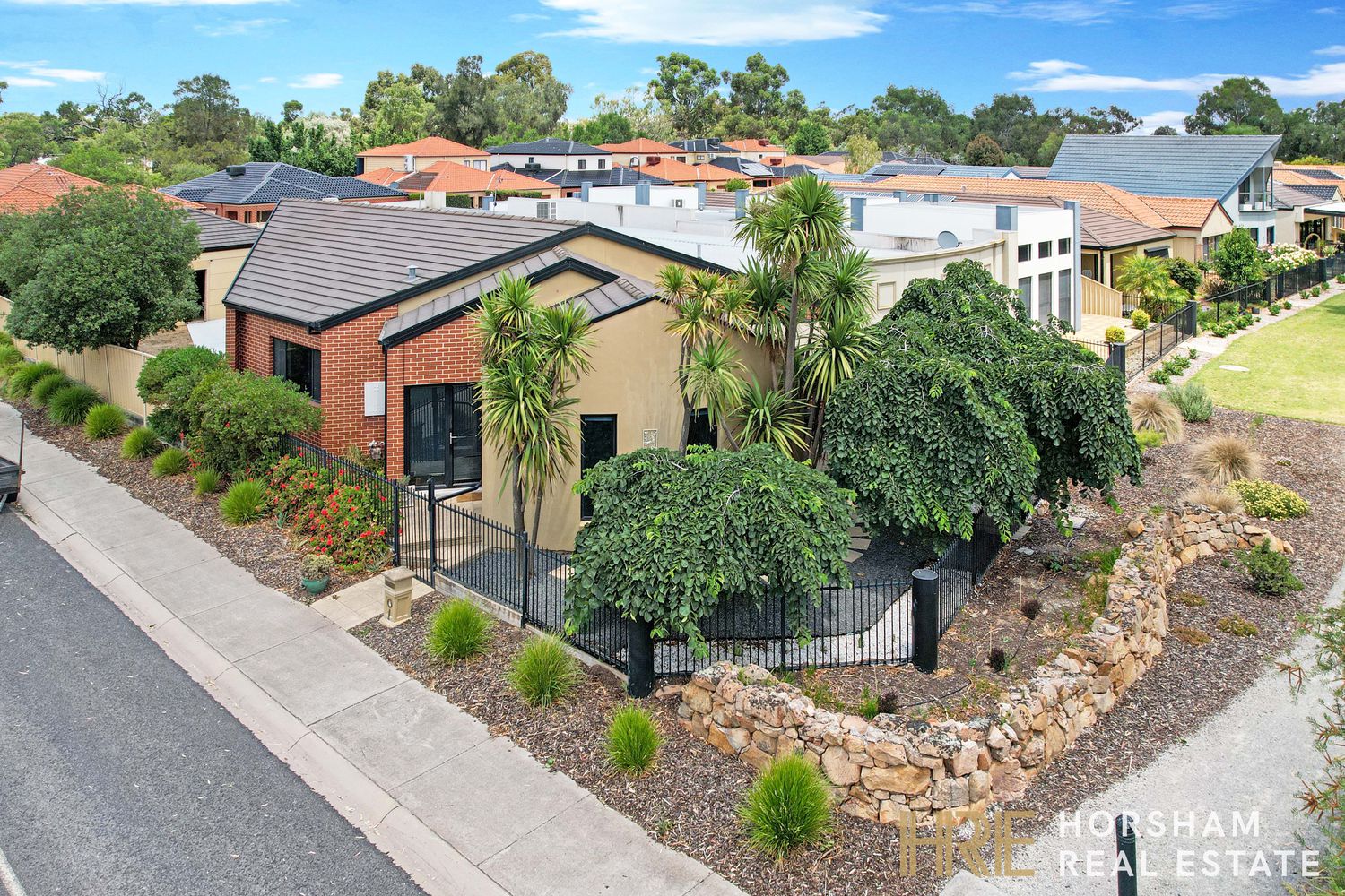 1 Rushbrook Close, Horsham