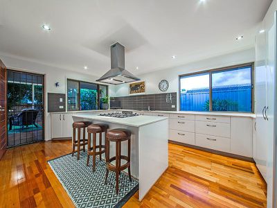 1 Rosier St, Wynnum West