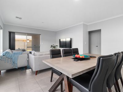 62 Lockhart Crescent, South Guildford