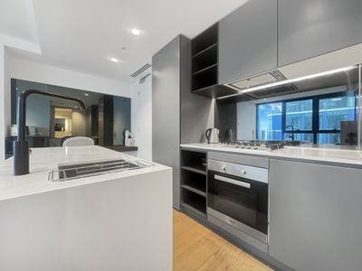 6606 / 462 Elizabeth Street, Melbourne