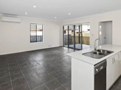 1 / 22 Christie Crescent, Bellbird Park