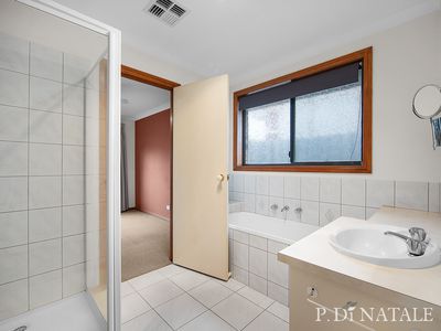 5 Mirabella Close, Werribee