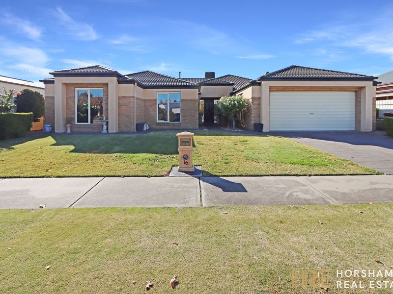 16 Burnett Street, Horsham