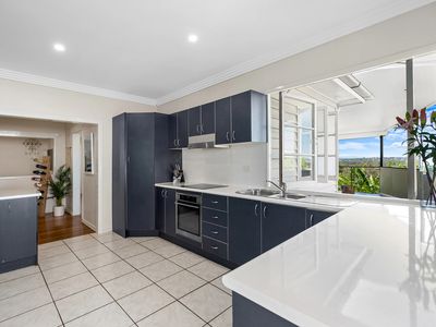 132 Seventeen Mile Rocks Road, Oxley