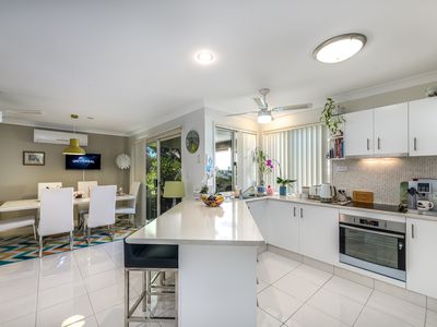 5 / 5 Chanell Close, Coombabah