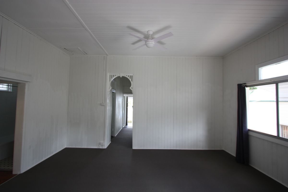 11 Egbert Street, West End