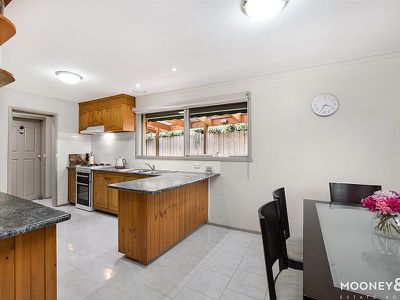 8 Cochrane Street, Cranbourne