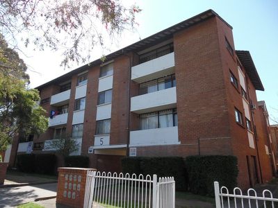 11 / 5-7 Lachlan Street, Liverpool