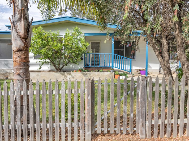 5 Hunter Street, Mallacoota