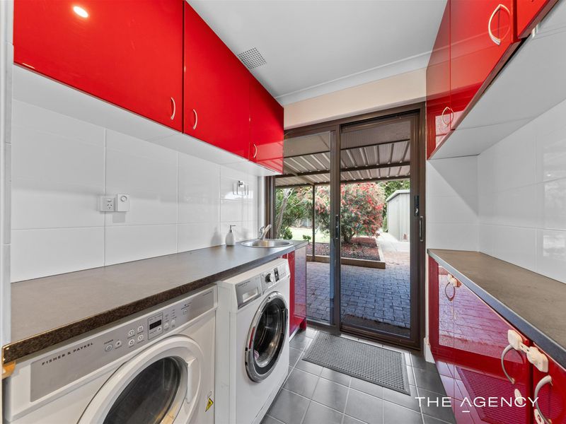 2 Little Rush Close, South Lake