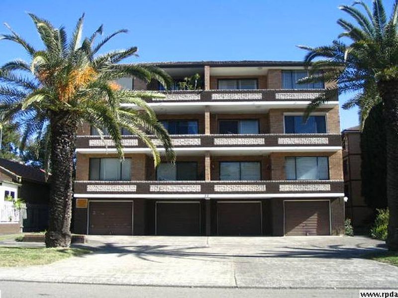 2 / 32 Fifth Avenue, Campsie