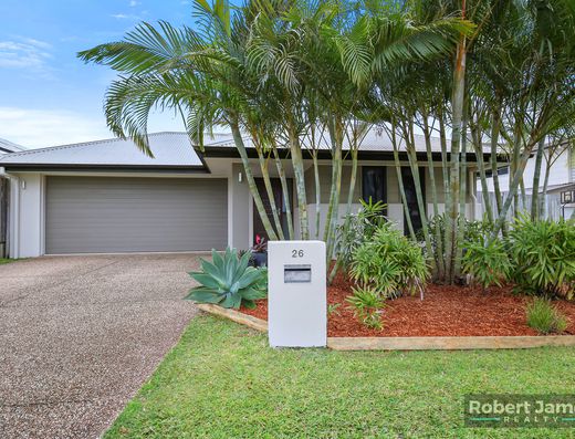 Spacious Family Home in the Heart of Peregian Springs - 5 Bedrooms + Media Room image 1