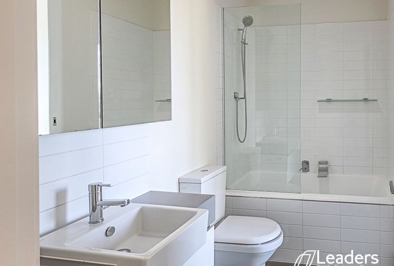 10 TEA TREE LANE, Burwood