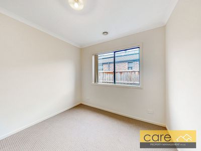 10 Damper Way, Lynbrook