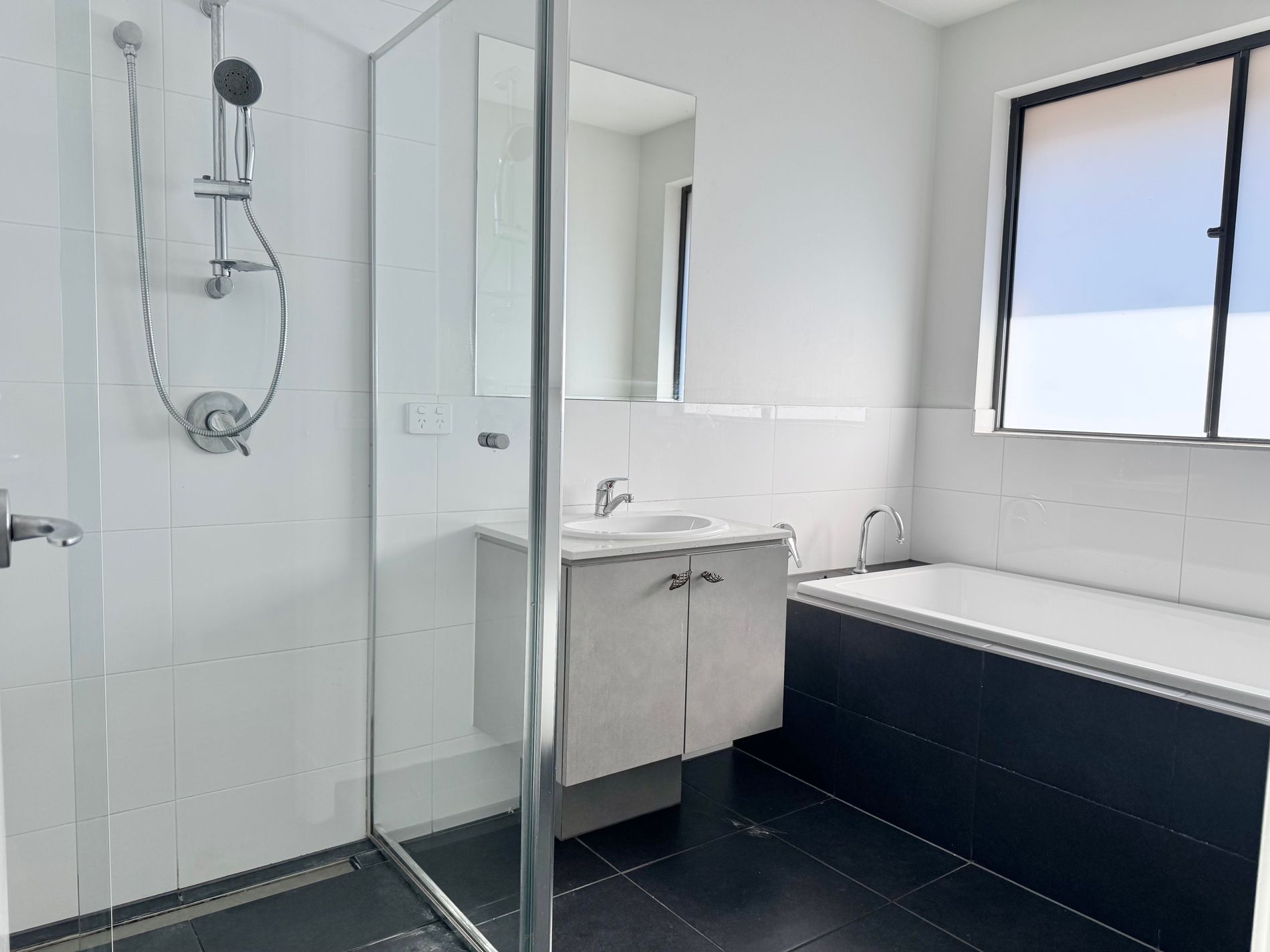 16 Pastille Road, Manor Lakes