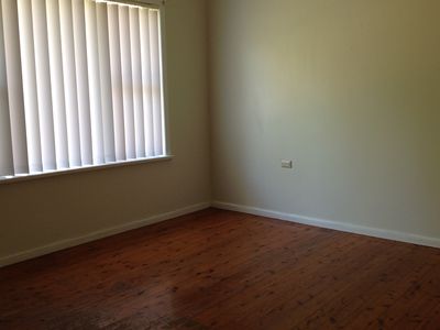 1 / 3 Gordon Crescent, Lake Heights