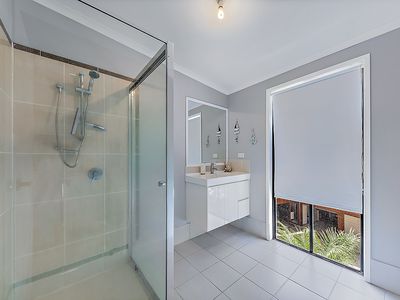 7 Daydream Court, Cannonvale