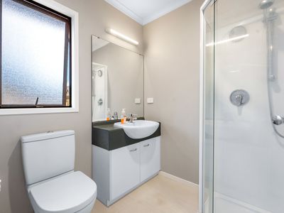 13 Samuels Lane, Albany