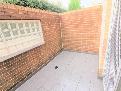 1 / 5 Richards Avenue, Peakhurst