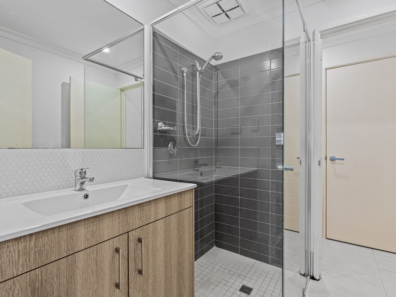 2 / 2 Rowe Avenue, Rivervale