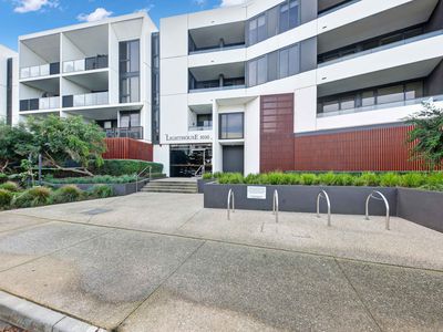 232 / 33 Quay Boulevard, Werribee South