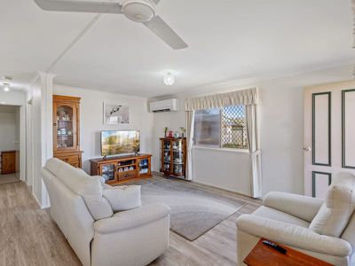 9 / 65 Caloundra Road , Little Mountain