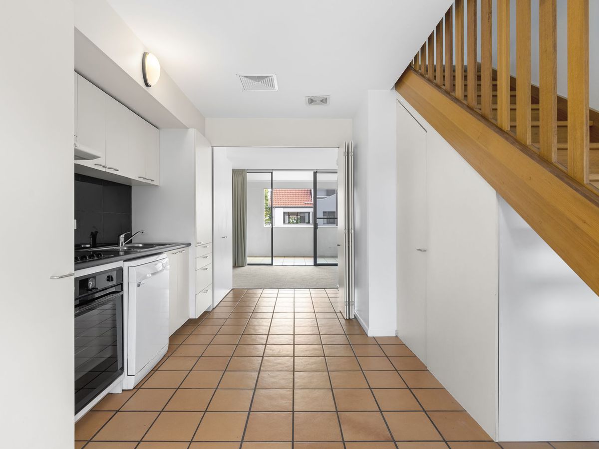 34 / 120 Sydney Street, New Farm
