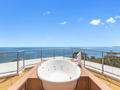 501 / 569 Esplanade, Urangan