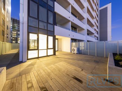 607D  / 2 Tannery Walk, Footscray