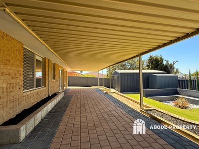 12 Catalpa Crescent, South Lake