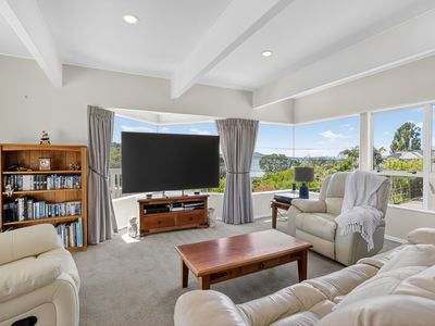 70 Beach Road, Castor Bay