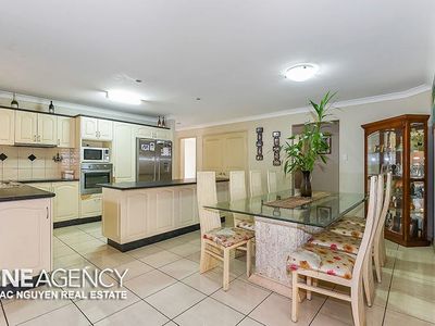 19 Cobourg St, Forest Lake
