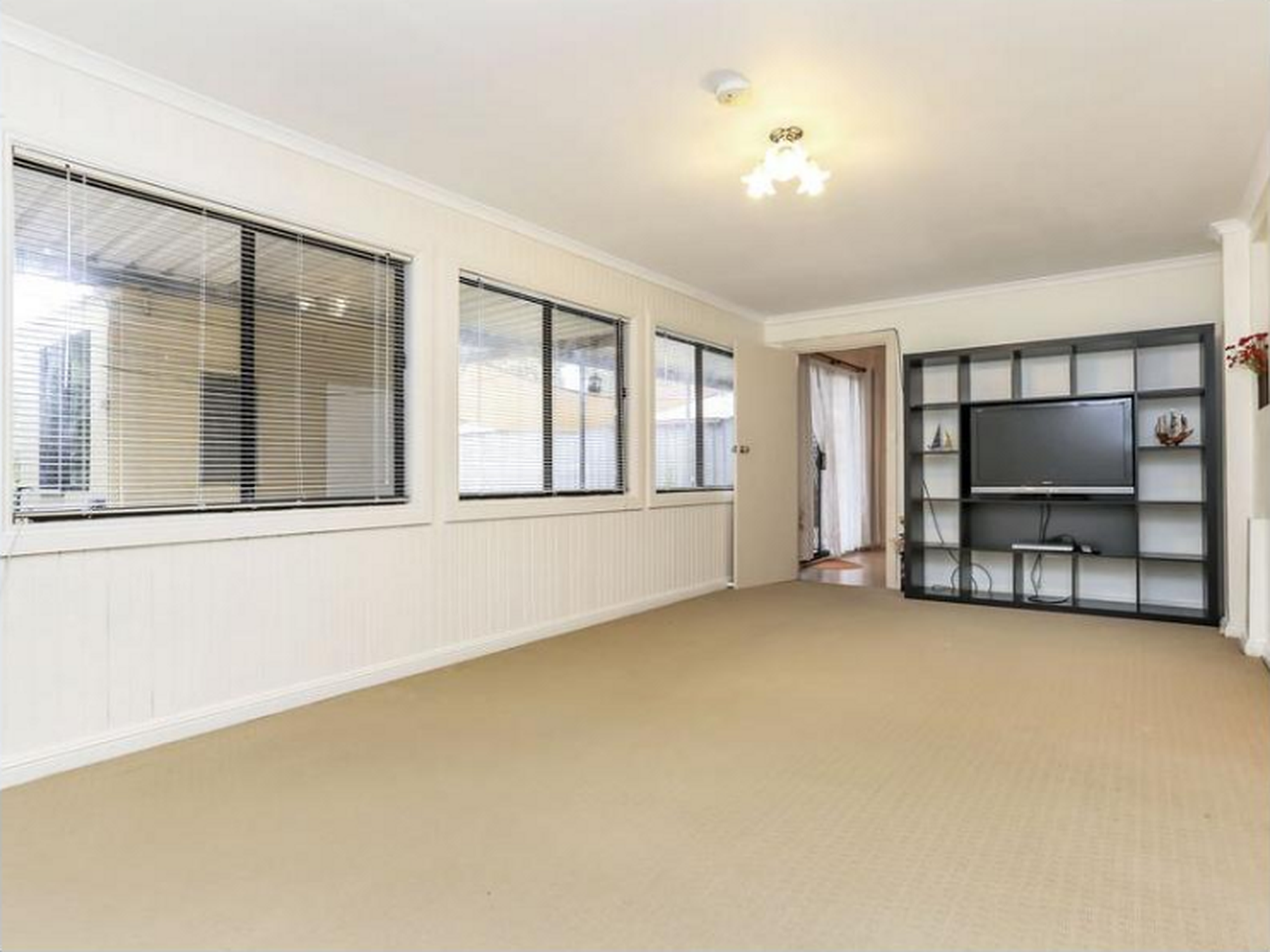 11 Pipers Avenue, Windsor Gardens